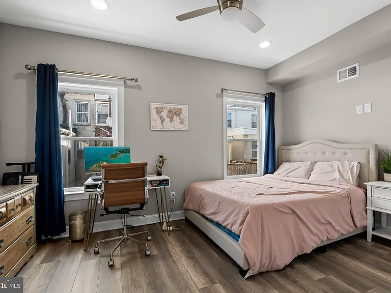 1528 W Seybert St — Photo 19