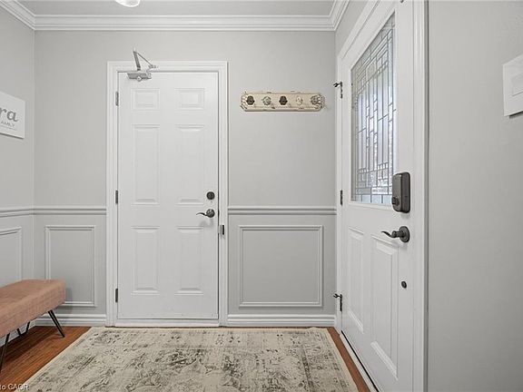 5th image of 6298 Starfield Cres