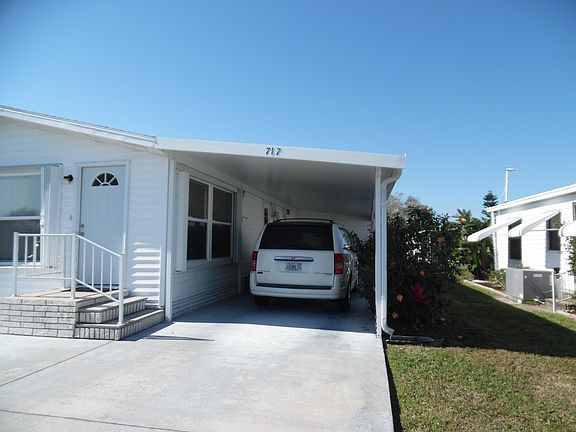3rd image of 717 Silverthorn Ct