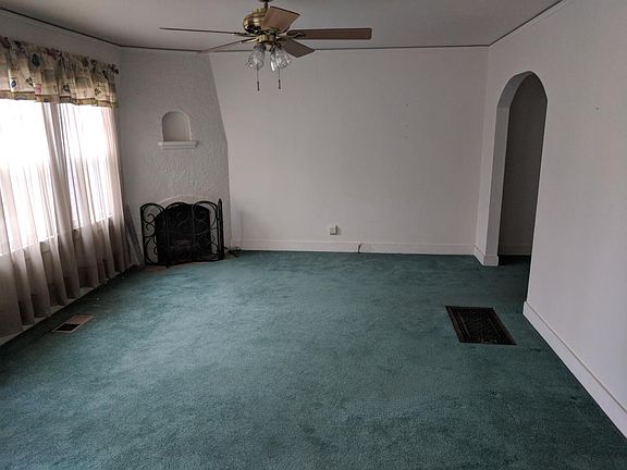 2nd image of 104 E Cleveland St