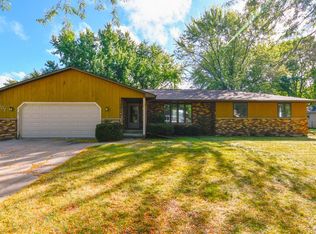 607 Aurora Dr, Green Bay, WI 54302