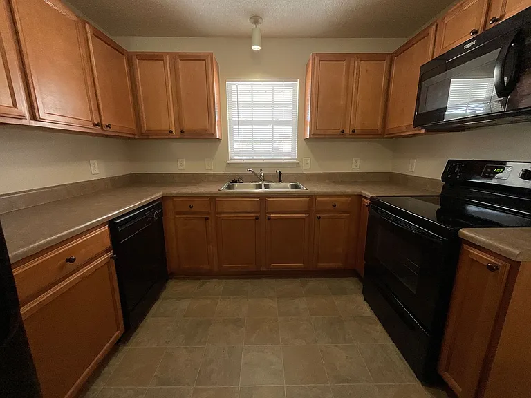 Meridian Park Apartments — Photo 119