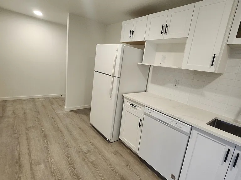 4775 Rundlewood Dr NE — Photo 5