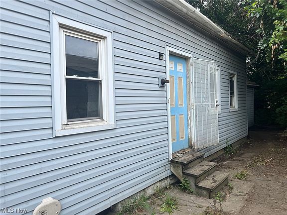 2nd image of 5037 Glazier Ave