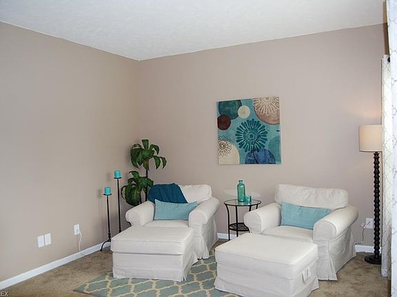 2nd image of 3102 Woodland Trl
