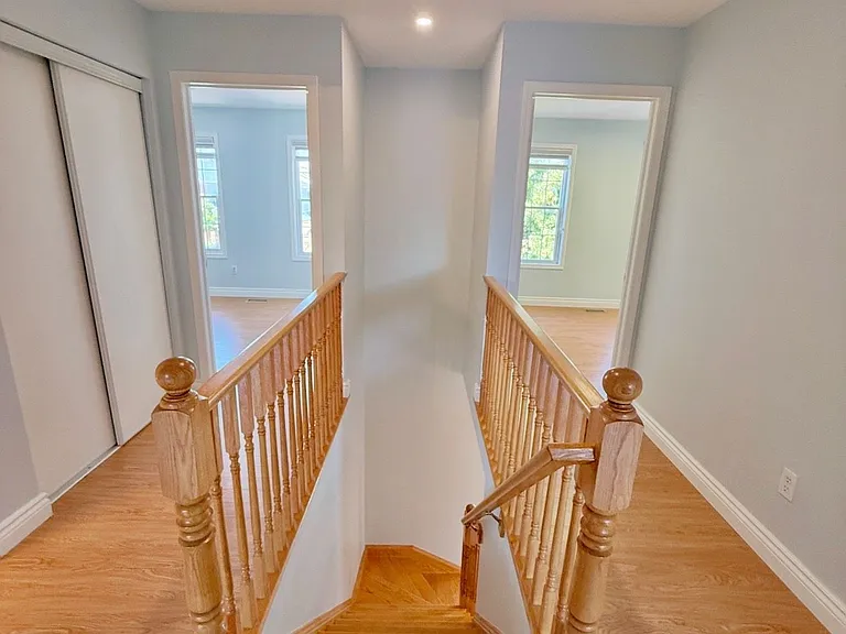 21 Sugarhill Dr #UPPER — Photo 17