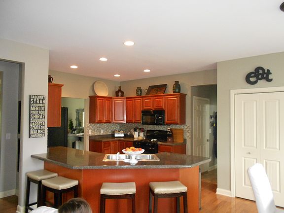 4th image of 1652 W 11th Pl