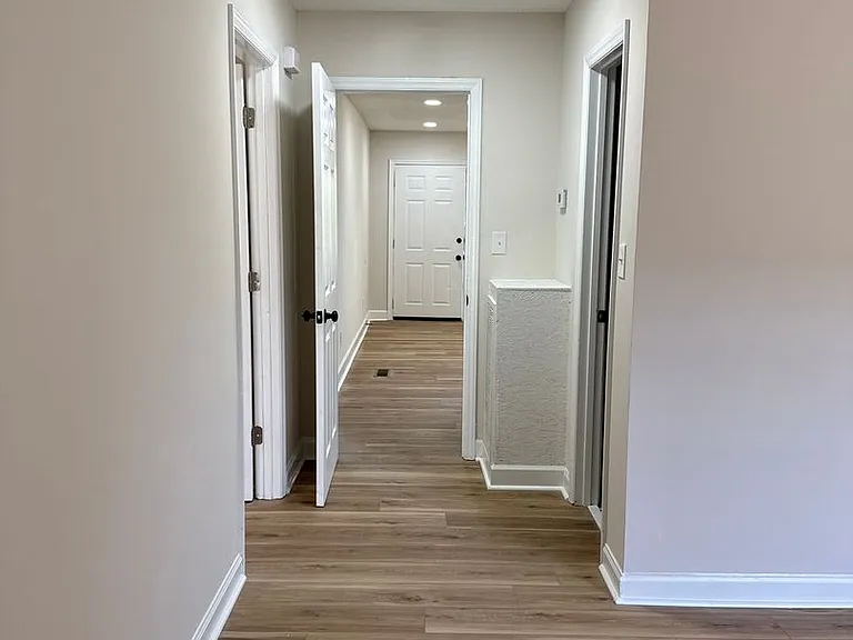 1505 Tilghman Rd N — Photo 9