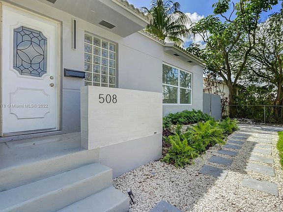 3rd image of 508 SW 15th St #508