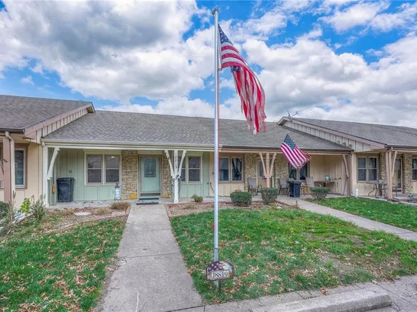 18819 Sunrise Dr, Belton, MO 64012