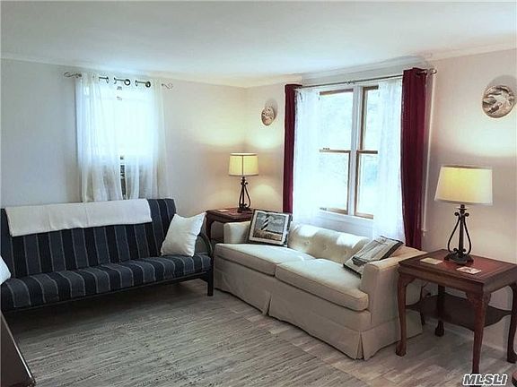3rd image of 40 Bayview Ave