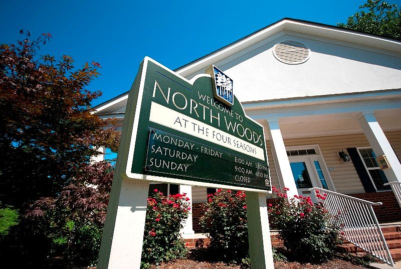 2nd image of 3050 Northwoods Grove Rd