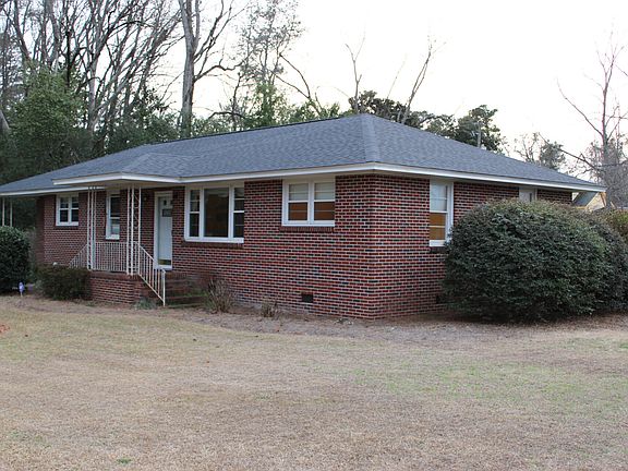 3rd image of 18 Chestnut Ave