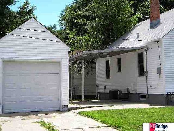 4th image of 2521 Van Buren St