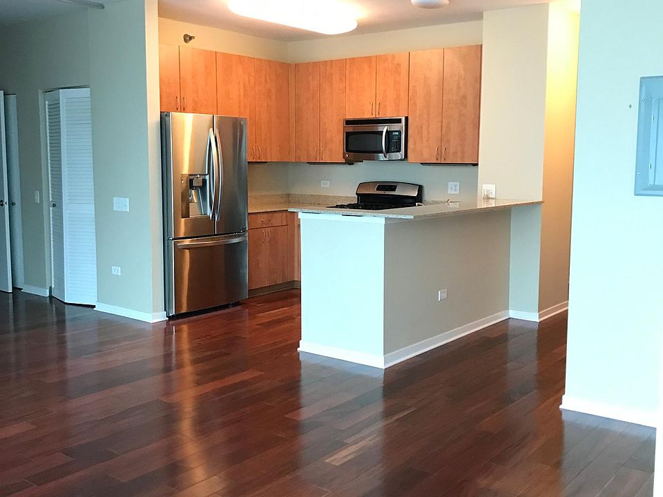 1st image of 757 N Orleans St APT 902