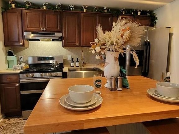 4th image of 2065 Pacific St #1