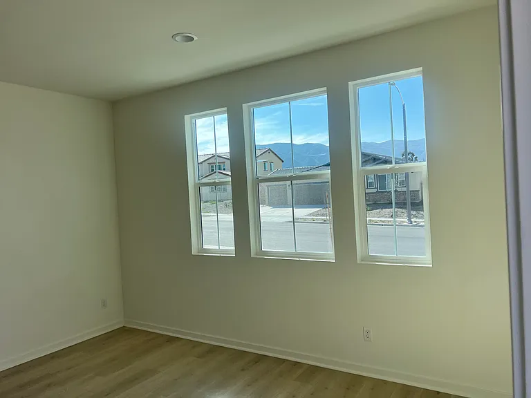 2643 Macbeth Ave #2 — Photo 2