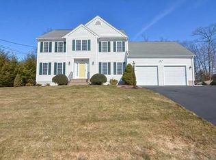 88 Old Wood Rd, North Attleboro, MA 02760