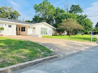 905 Briar Cliff Dr, Bryan, TX 77802