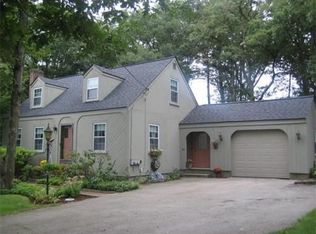 14 Eleanor Rd, Walpole, MA 02081