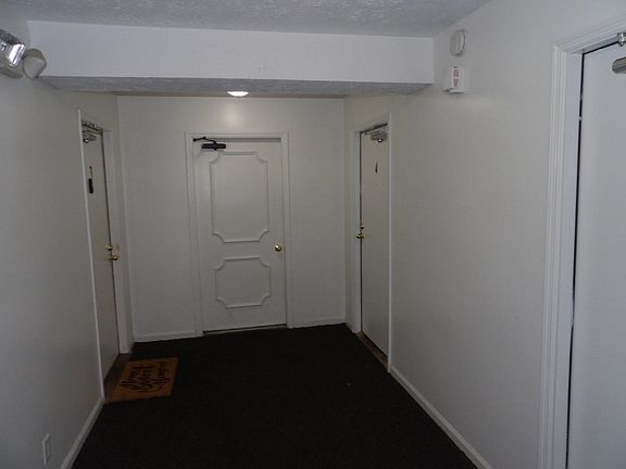 5th image of 104 Hanley Ln #7