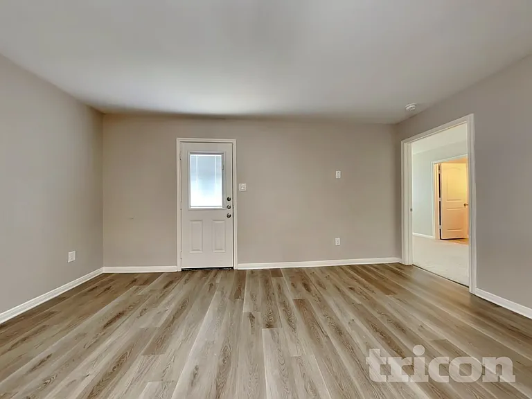 2910 Lavender Mdw — Photo 2