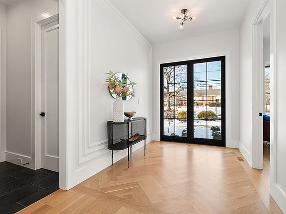 2nd image of 190 Brookline St