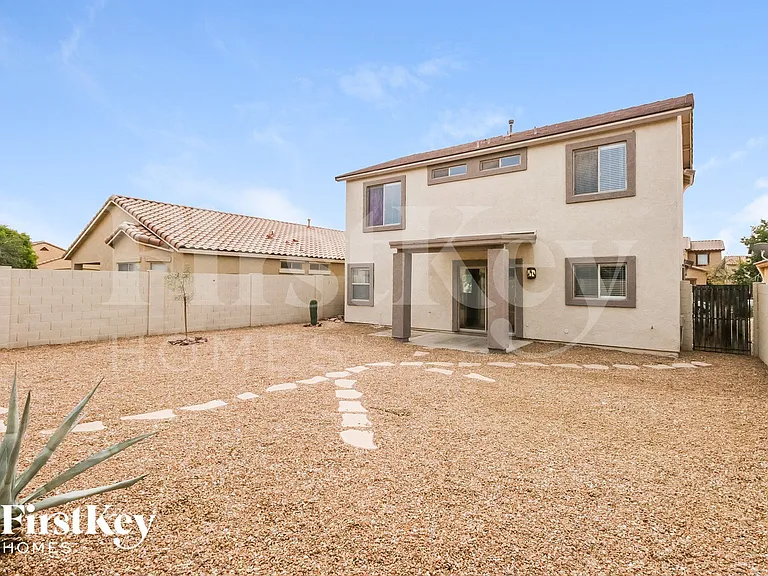 1730 E Maddison Cir — Photo 14