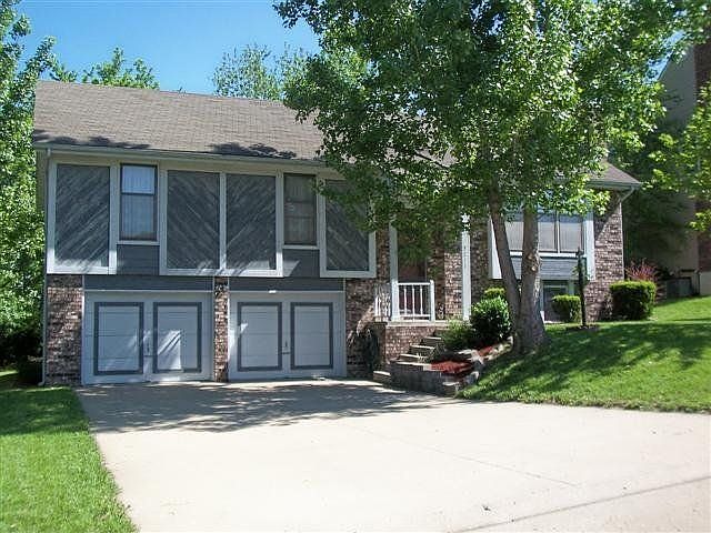 For Sale: 3711 Robin Lane, St Joseph, MO 64506