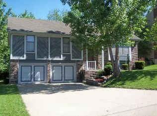 3711 Robin Ln, Saint Joseph, MO 64506