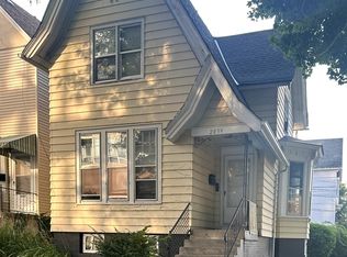 2039 N Prospect Ave, Milwaukee, WI 53202