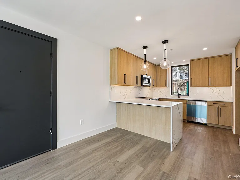 325 Manville #102 — Photo 2