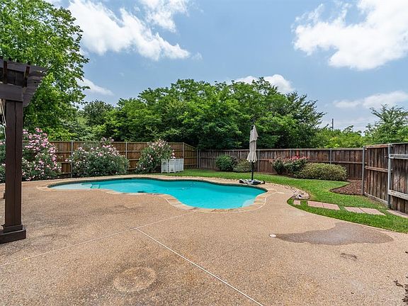5th image of 9802 Belmont Pl