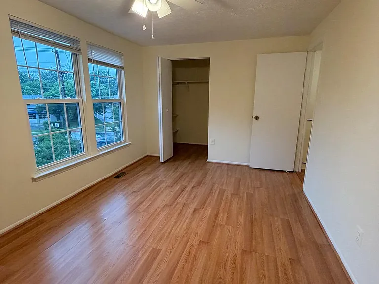 23 Ivy Oak Ct — Photo 8