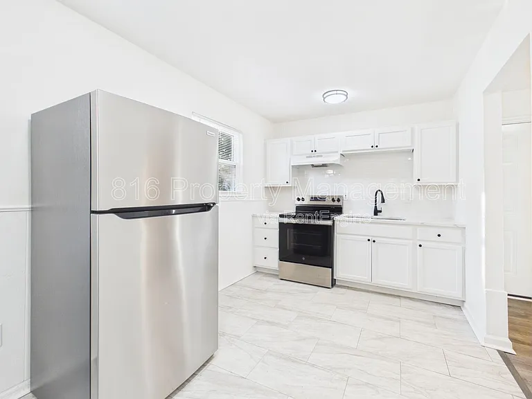 4910 Vista St — Photo 5