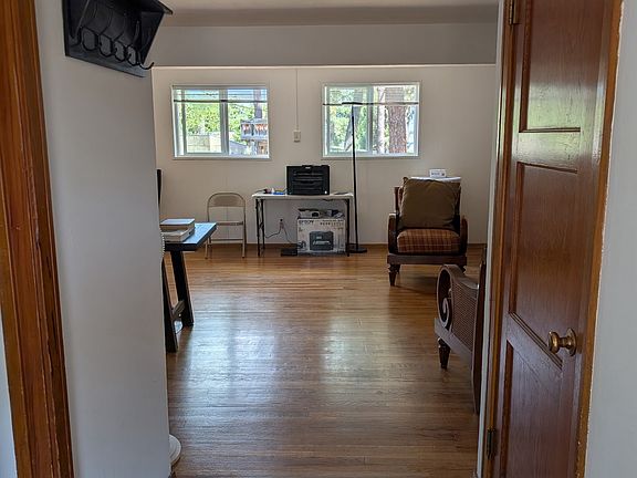 5th image of 2152 37th St #B