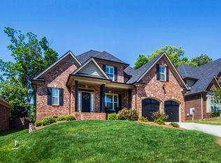 1329 Woodland Ridge Ln, Knoxville, TN 37919