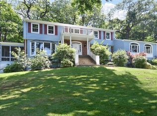 4 Cricket Ln, Dobbs Ferry, NY 10522