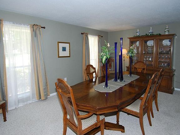 5th image of 7611 12th Fairway Ln