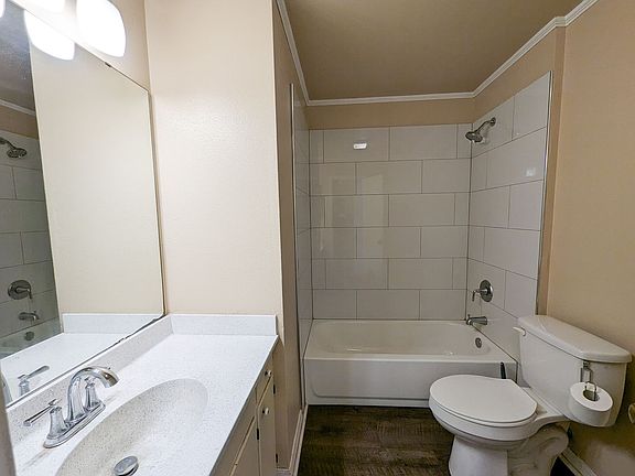 5th image of 1412 Williamsburg Dr