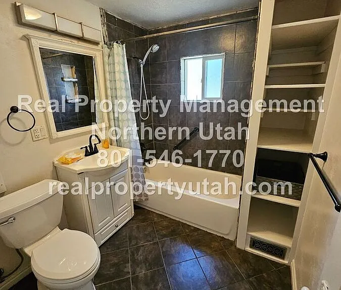 662 E 4th St #COPY — Photo 19