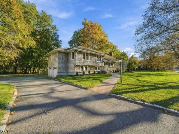 85 Ridge Dr, Livingston Twp., NJ 07039
