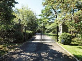 162 Round Hill Rd, Greenwich, CT 06831