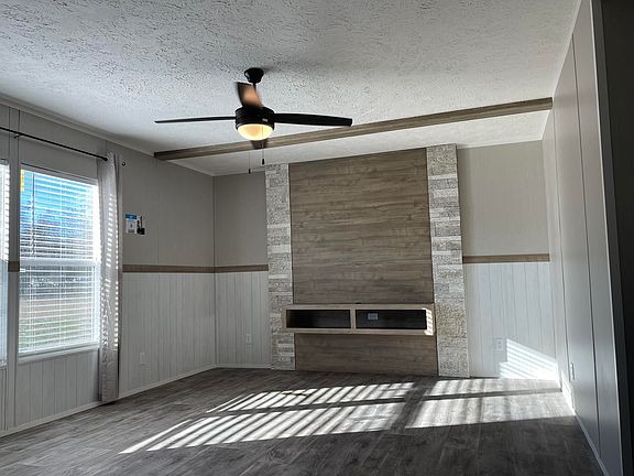 3rd image of 4422 Anna Maria Ln
