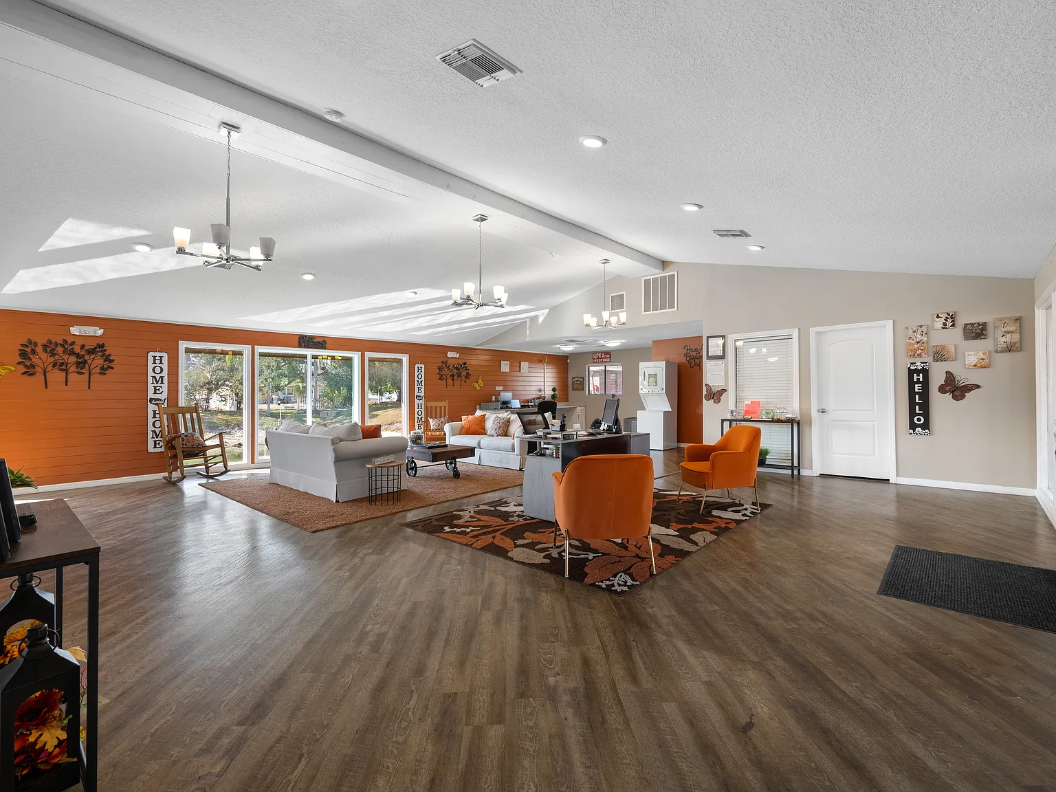 Cottage Court Apartments — Photo 3