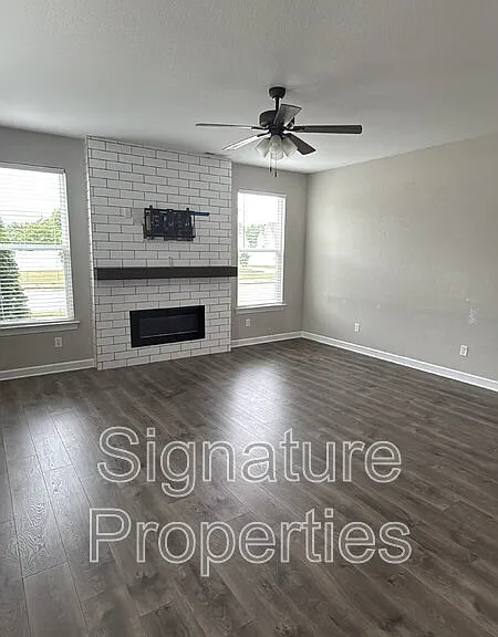 100 Sandalwood Ln — Photo 4