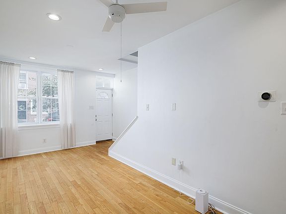 2nd image of 1356 E Susquehanna Ave