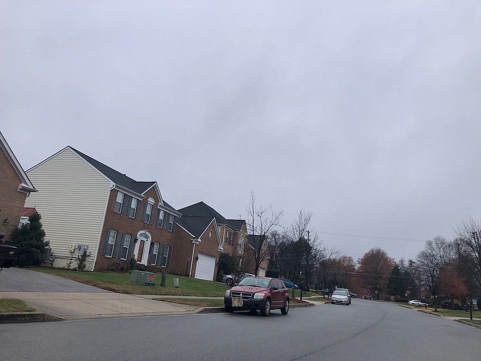 2nd image of 305 Potomac Ridge Dr