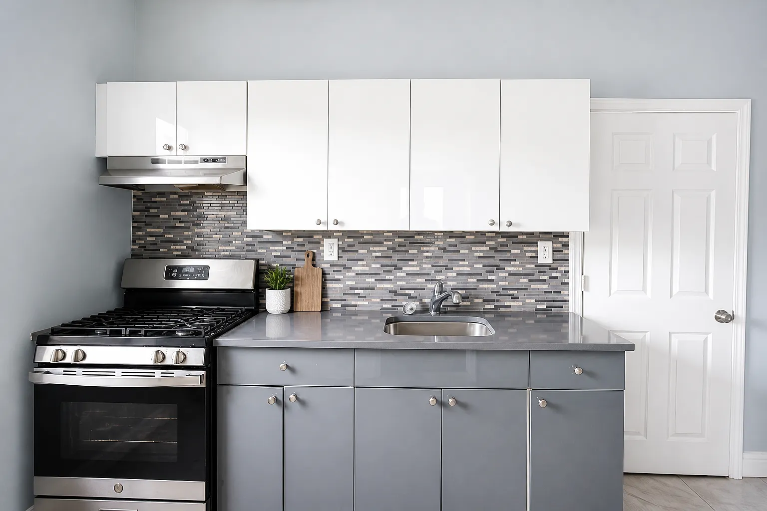 2 bed, $2,100 — Photo 1