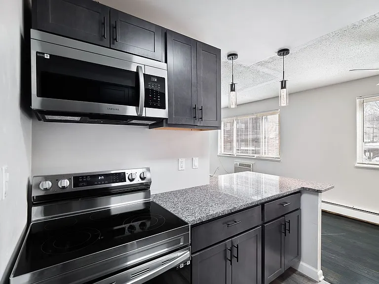 Coventry Mayfield Apartments — Photo 24